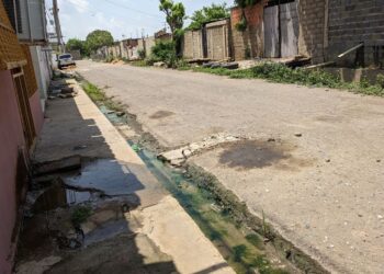 Desconocen por qué el agua sale contaminada en el sector Los Próceres de Barcelona