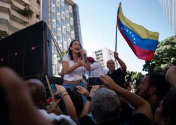 Machado: "no hay vuelta atrás" hasta "hacer valer" el "triunfo" de González Urrutia