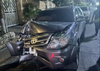Alcalde Ferreira: Camioneta impactó contra un semáforo en Lechería (+Video)