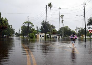 Cinco muertos y lluvias torrenciales en el sureste de EE.UU. por la tormenta Debby