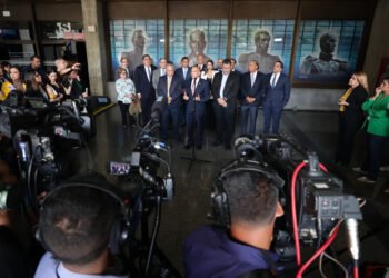 Aliados de González Urrutia exigen ante el TSJ la publicación de las actas electorales