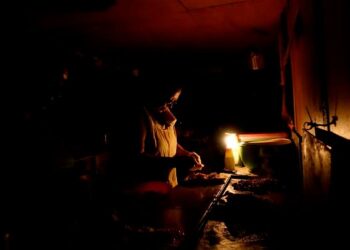 Fluctuaciones y suspensiones del servicio eléctrico se reportaron este lunes en varios sectores de la zona norte