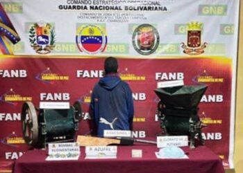 Militares detienen a un hombre con cinco explosivos rudimentarios en el oeste de Venezuela (+Fotos)