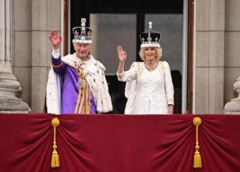 Carlos III progresa "muy bien" con su tratamiento para el cáncer, según la reina Camila