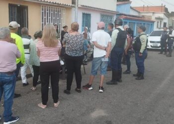 Vecinos en El Tigre se reunieron con funcionarios de Polisosir para tratar recientes casos de robos