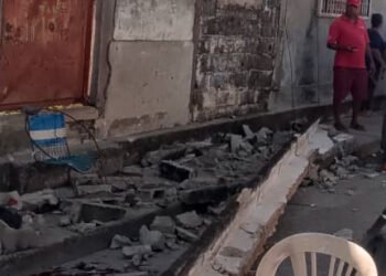 Una persona murió y otra resultó herida al desplomarse pared de una vivienda en Irapa