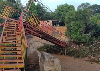 Crecida del río Rivilla provocó caída de dos pasarelas y afectación de seis viviendas en Bermúdez