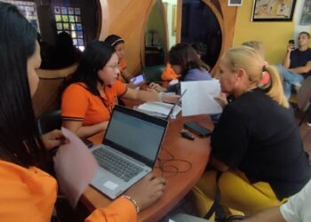 Realizaron jornada de atención de reclamos a empresas del área metropolitana