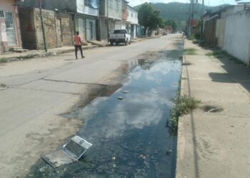 En Campo Claro piden solventar problemas de aguas servidas