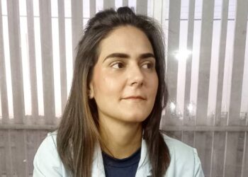 Psicóloga recomienda a las personas positivizar los pensamientos y acudir a un profesional cuando se sientan abrumadas por la tristeza