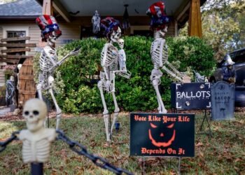 La inflación modera a los estadounidenses en un Halloween marcado por la campaña electoral (+Fotos)