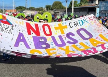 Cumaneses marcharon por el Día Mundial para la Prevención del Abuso Infantil