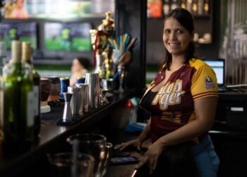 "Tinto’s Burger", el bar de la hija del utilero de La Vinotinto que reúne a los venezolanos en Chile (+Fotos)