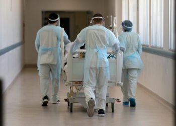 Bolivia reporta el primer fallecimiento por covid-19 de 2025