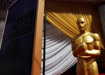 Los Óscar vuelven a retrasar sus nominaciones por los incendios en Los Ángeles y los Grammy mantienen su gala