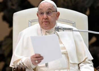 El Papa Francisco sufre un «repentino empeoramiento» y comienza un tratamiento «no invasivo