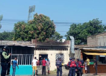 Presunto cortocircuito provocó incendio en vivienda cerca de la redoma de Las Banderas en Puerto la Cruz