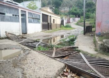 Piden reparar alcantarilla en la calle Valdez de Puerto La Cruz
