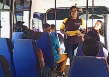 Transportistas de Cumaná recibieron charla para la correcta atención de adultos mayores