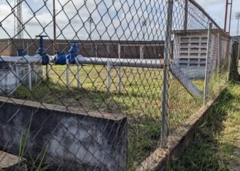 En el sector Villa Rosa de El Tigre tienen 10 días sin agua