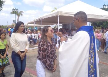 Decenas de feligreses asistieron a la homilía en honor a La Candelaria