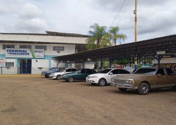 Usuarios reportan que el terminal de pasajeros de Anaco está lleno de "cráteres" (+Video)