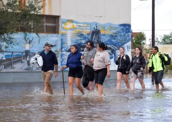Ascienden a 15 los muertos por las inundaciones en Argentina