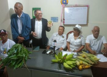 Dirigentes gremiales realizaron un conversatorio en Barcelona para conmemorar el Día del Campesino