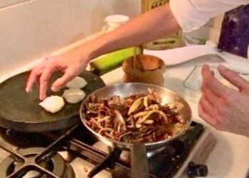 Caritas Cumaná impartió clases de cocina a habitantes de Playa Nurucual en Sucre