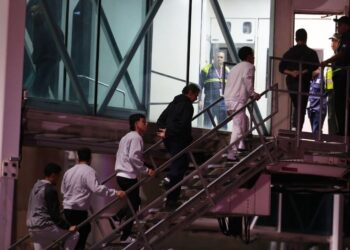 EE.UU. dice que Venezuela reanudará los vuelos para deportados