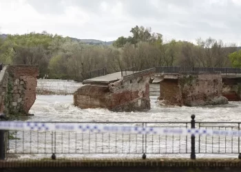 Talavera amanece consternada por el derrumbe de un puente tras crecida del río Tajo