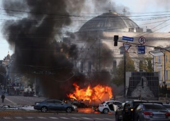 Ucrania pide una respuesta internacional a los ataques rusos a civiles y a la diplomacia