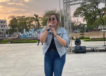 Andrea Tachinamo le regaló una “Tarde de Romance” a Barcelona (+Video)