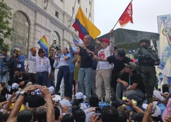 Noboa y González cierran con masivos actos una campaña de ataques e improperios en Ecuador