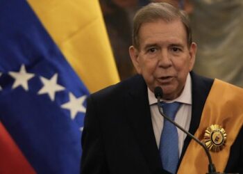 González Urrutia llama "golpe a la humanidad" arresto y acusación de periodista venezolana