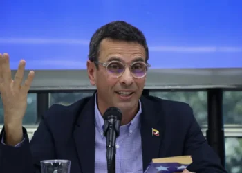 Capriles considera que participar en las elecciones de mayo es un "acto de rebeldía"