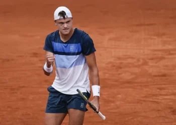 Rune fulmina a Khachanov y será el primer danés que jugará la final en Barcelona
