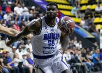 Marinos venció a Spartans y subió a la cima de la Conferencia Centro-Oriental