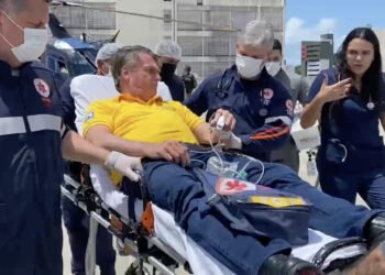 Bolsonaro evoluciona "muy bien", pero todavía no hay previsión de alta, según los médicos