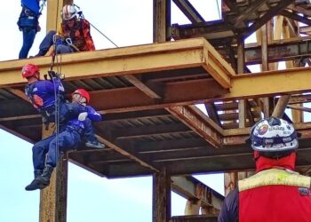Bomberos de Carúpano cuentan con certificación internacional para rescate en edificios elevados