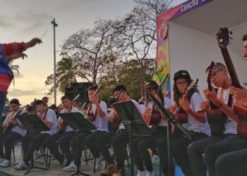 El cuatro y sus intérpretes coparon los espacios de la concha acústica de Carúpano (+Fotos)