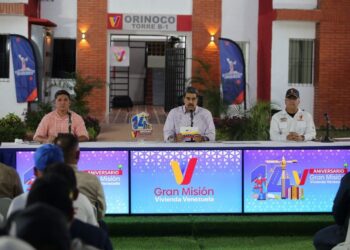 Maduro anuncia alza de 23 % de bonos al sector público y mantiene congelado salario mínimo (+Video)