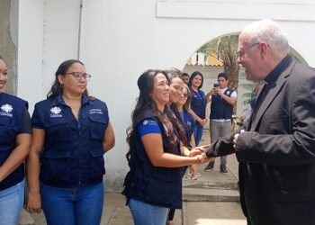 Nuncio apostólico alabó la obra de caridad que realiza la Iglesia Católica en la zona de Paria