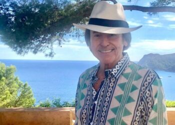 Raphael superó sus problemas de salud y anunció su regreso a los escenarios