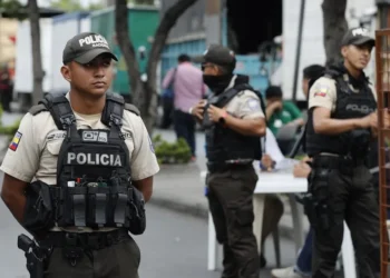 Ecuador vota en medio de una violencia criminal sin precedentes: un homicidio por hora