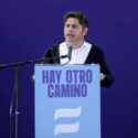 Gobernador de Buenos Aires acusa a Milei de aplicar un plan económico de “ajuste y saqueo”