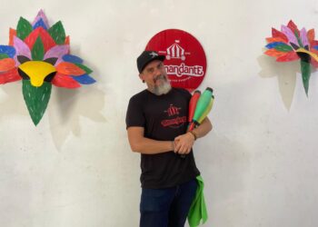 Artista circense propone espacios públicos y capacitación para fortalecer el teatro