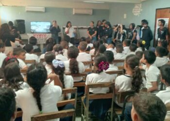 Estudiantes de la Unearte llevan el joropo a las escuelas de Bermúdez como parte de proyecto académico
