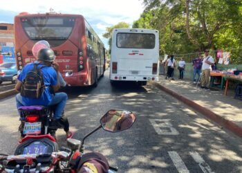 Sector comercial y transporte público trabajó a media máquina en Cumaná