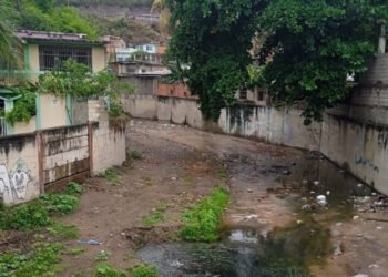 PC monitorea principales zonas de riesgo de Guanta tras inicio de temporada de lluvias
